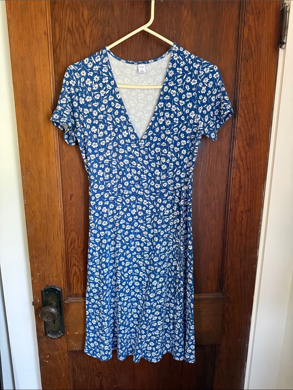 Old Navy Blue Floral V-Neck Sun Dress - Size S
